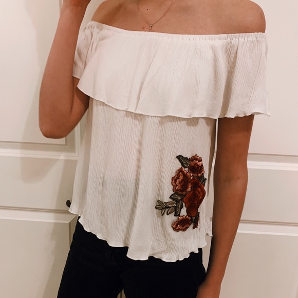 Off-the-shoulder top, size Small ☀️ - Picture 2 of 3